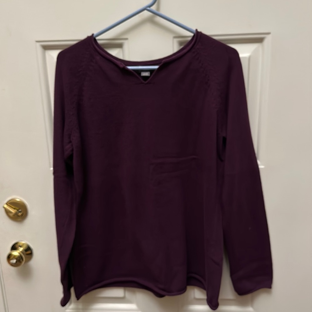 Eddie Bauer women’s cotton knit pullover notched v-neck sweater, plum, M